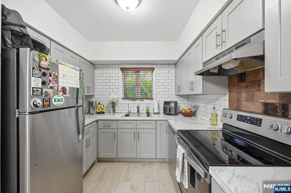 19 Northwestern Way Hopatcong, NJ 07843