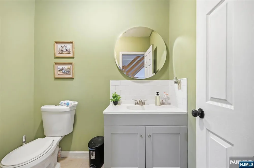 19 Northwestern Way Hopatcong, NJ 07843