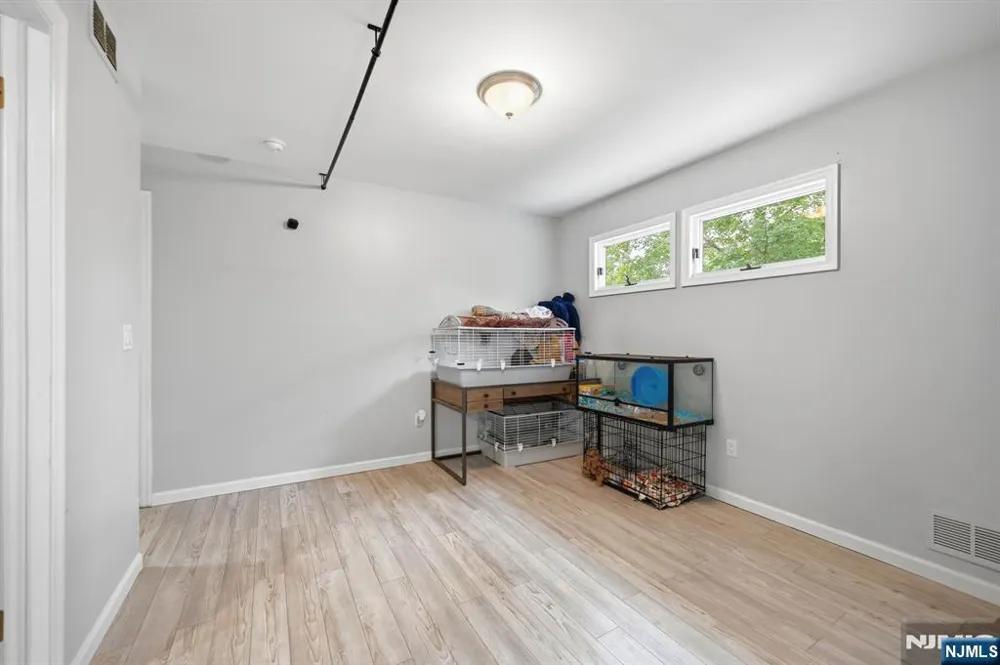 19 Northwestern Way Hopatcong, NJ 07843