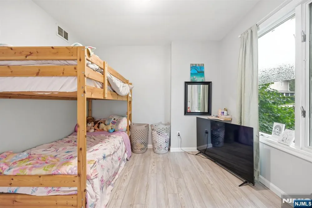 19 Northwestern Way Hopatcong, NJ 07843