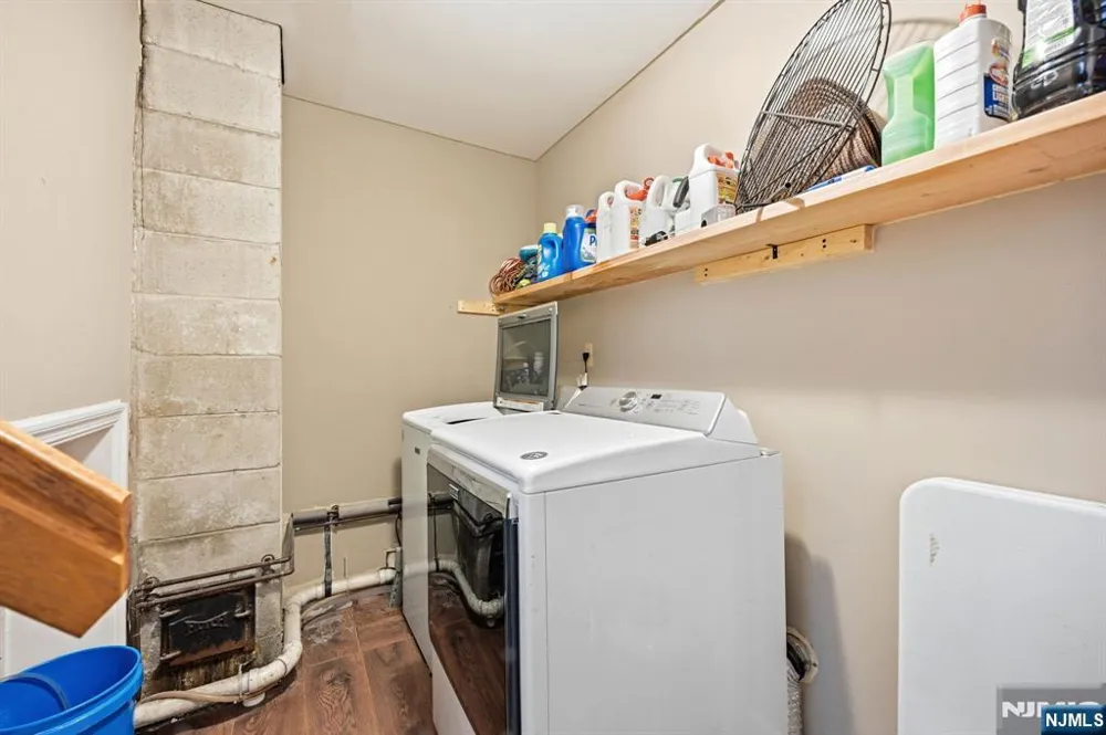 19 Northwestern Way Hopatcong, NJ 07843