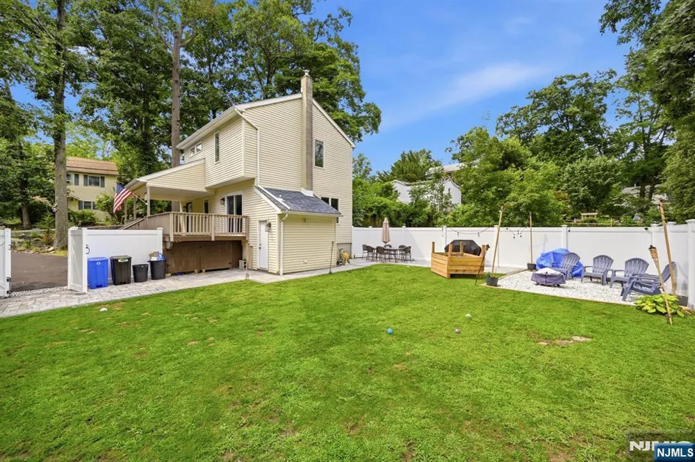 19 Northwestern Way Hopatcong, NJ 07843