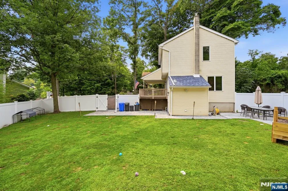 19 Northwestern Way Hopatcong, NJ 07843