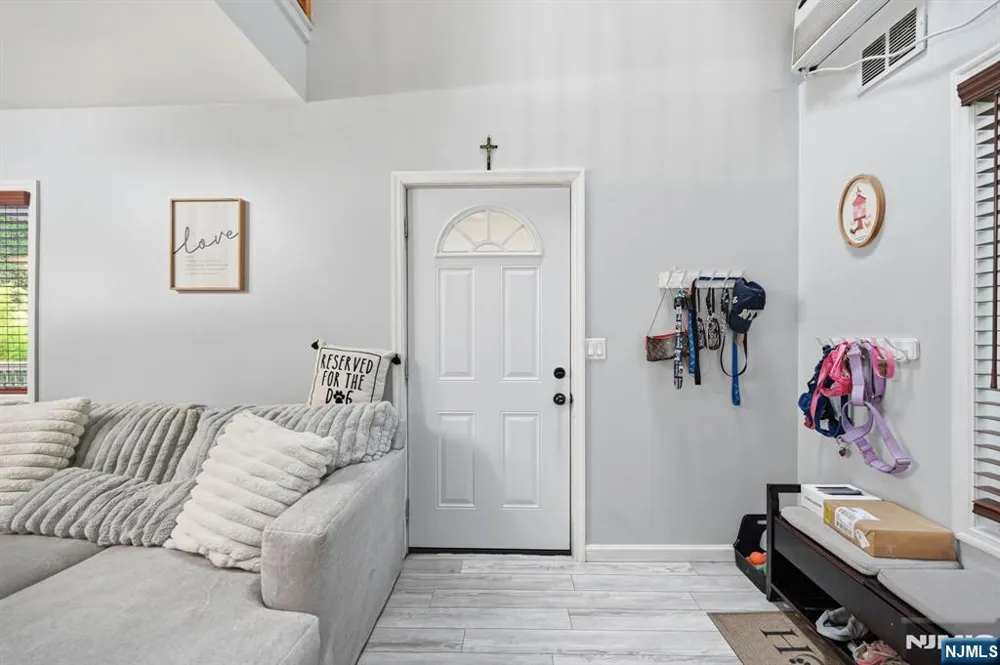 19 Northwestern Way Hopatcong, NJ 07843