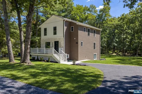 61 Nomoco Road