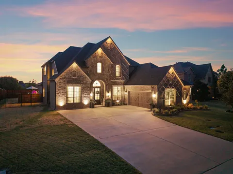 1102 Hidden Oaks Drive