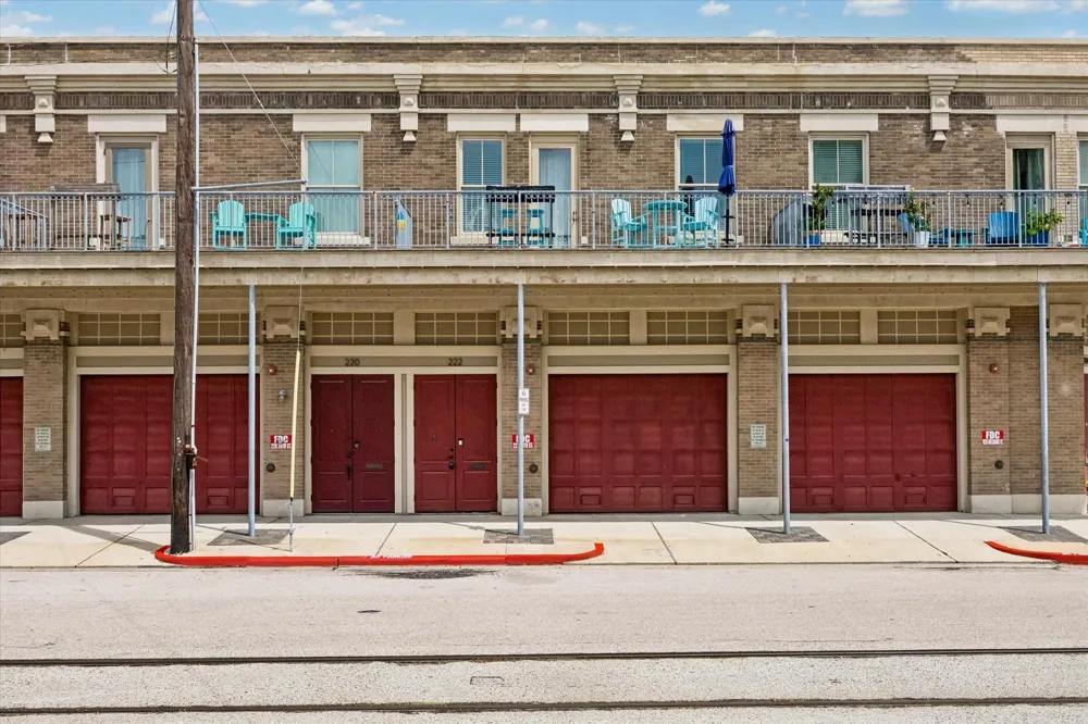 222 20th Street Galveston, TX 77550