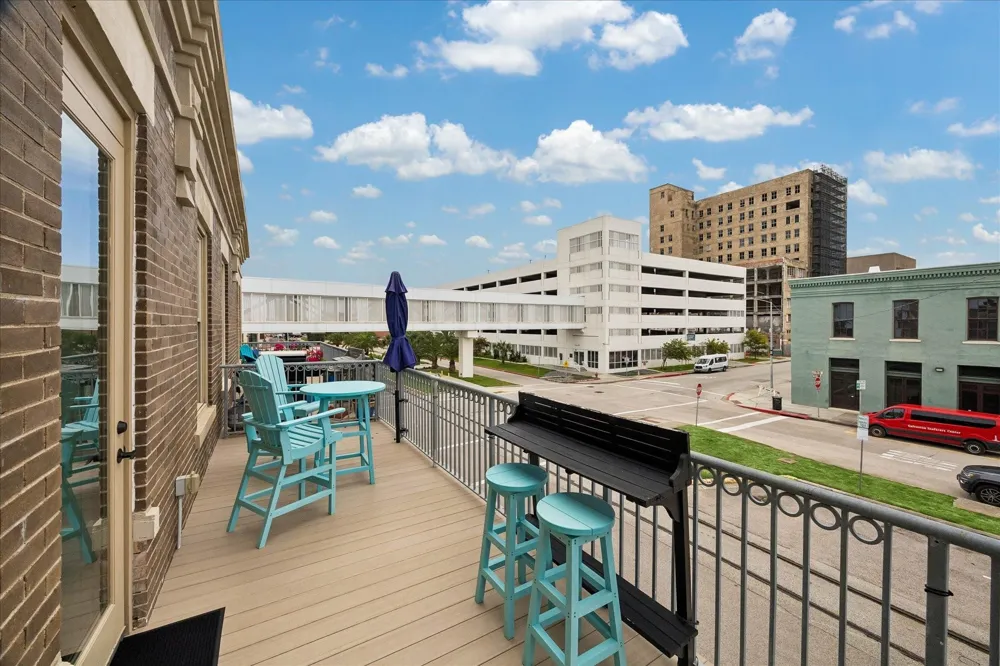 222 20th Street Galveston, TX 77550