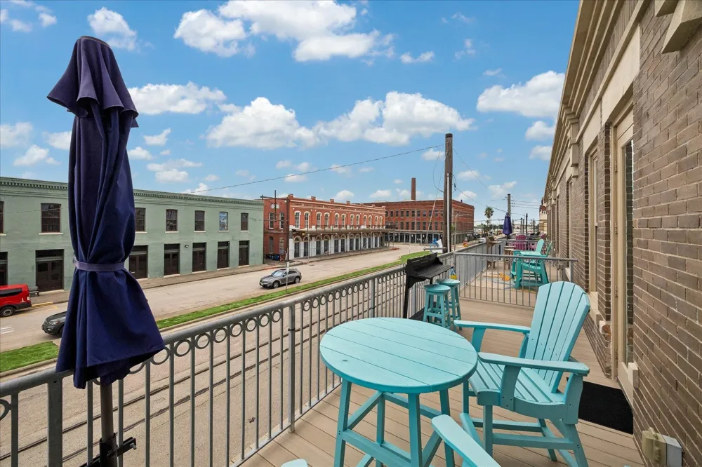 222 20th Street Galveston, TX 77550