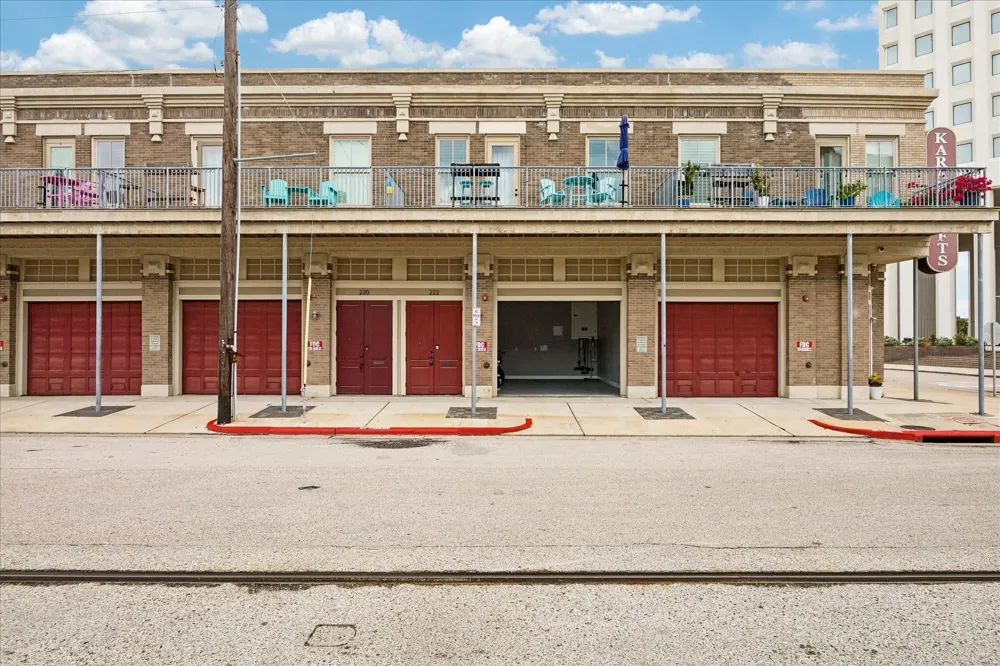 222 20th Street Galveston, TX 77550