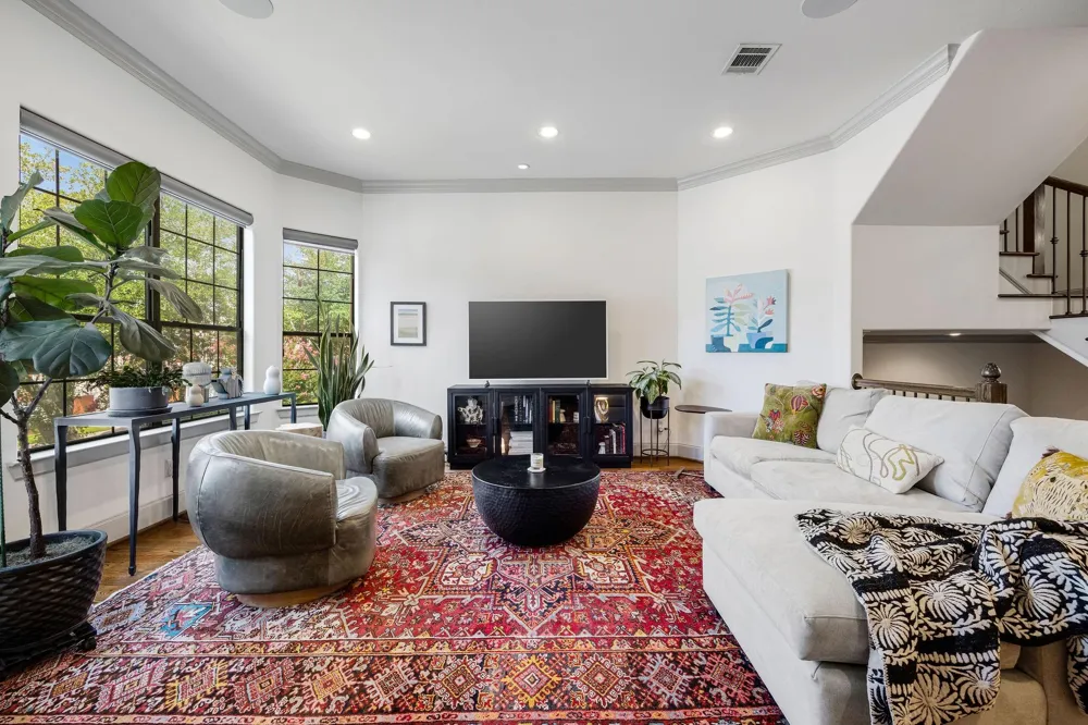 2415 Commonwealth Street Houston, TX 77006