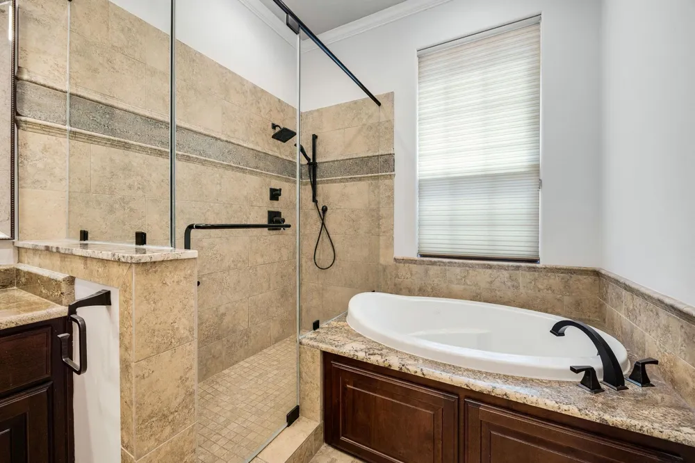 2415 Commonwealth Street Houston, TX 77006