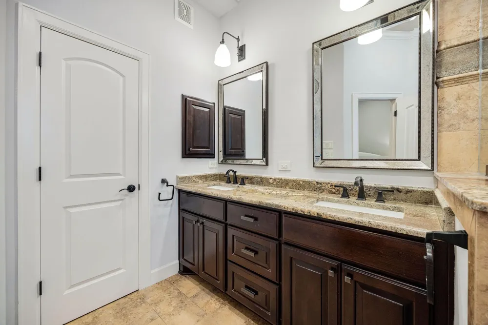 2415 Commonwealth Street Houston, TX 77006