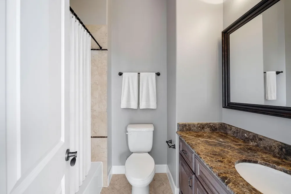 2415 Commonwealth Street Houston, TX 77006