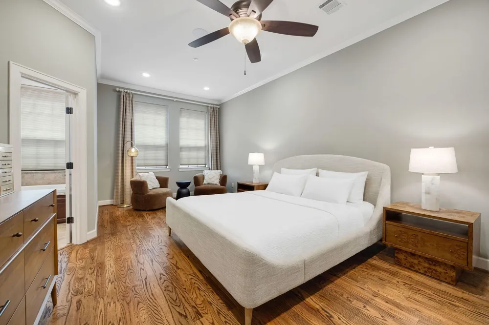 2415 Commonwealth Street Houston, TX 77006