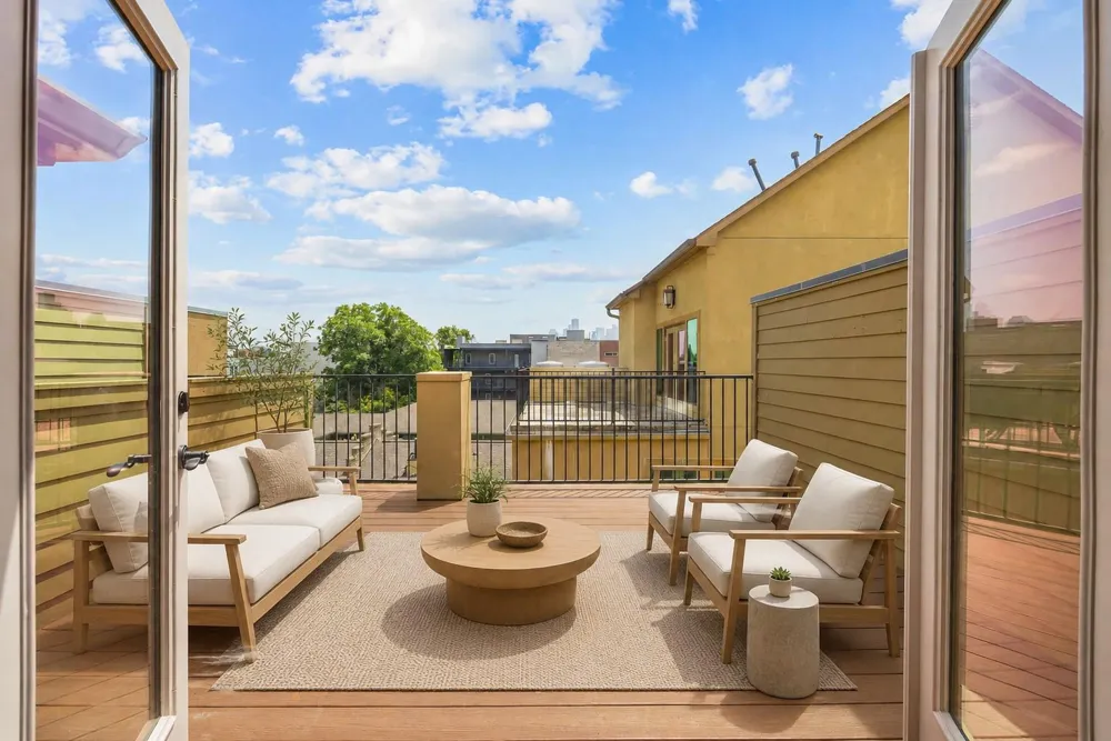 2415 Commonwealth Street Houston, TX 77006