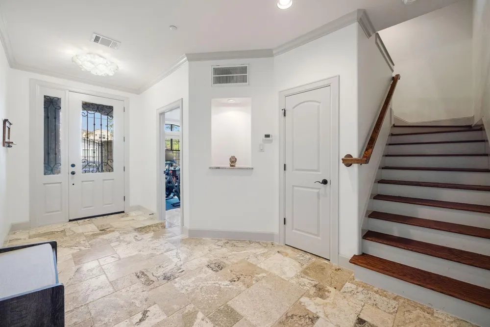 2415 Commonwealth Street Houston, TX 77006