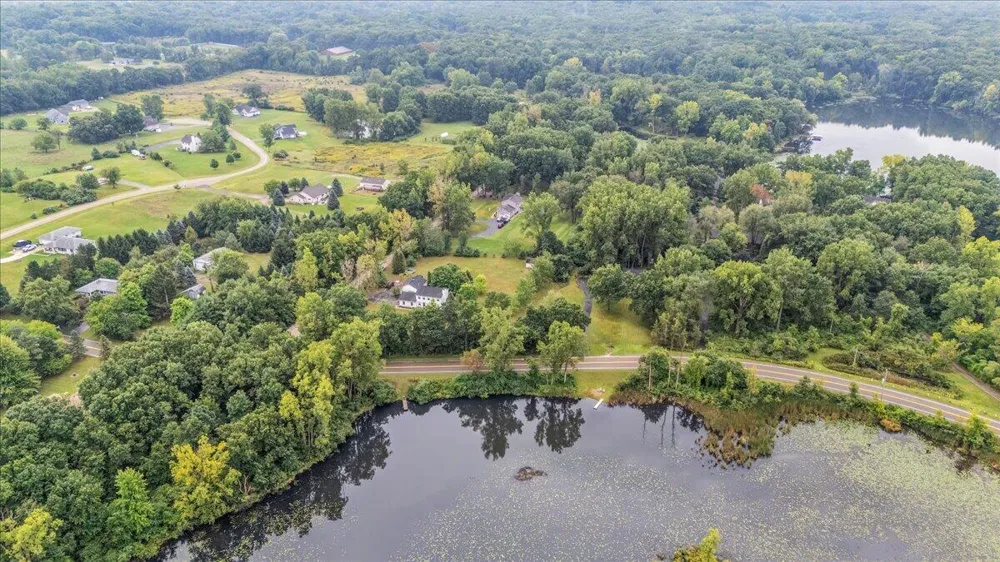 3100 Fry Road Highland, MI 48357