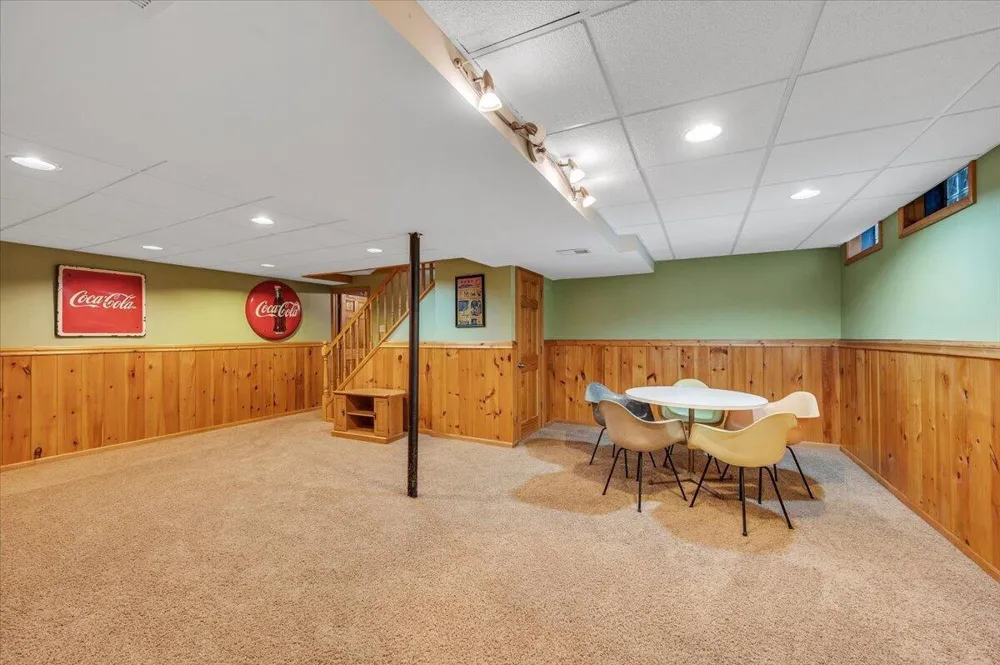 3100 Fry Road Highland, MI 48357
