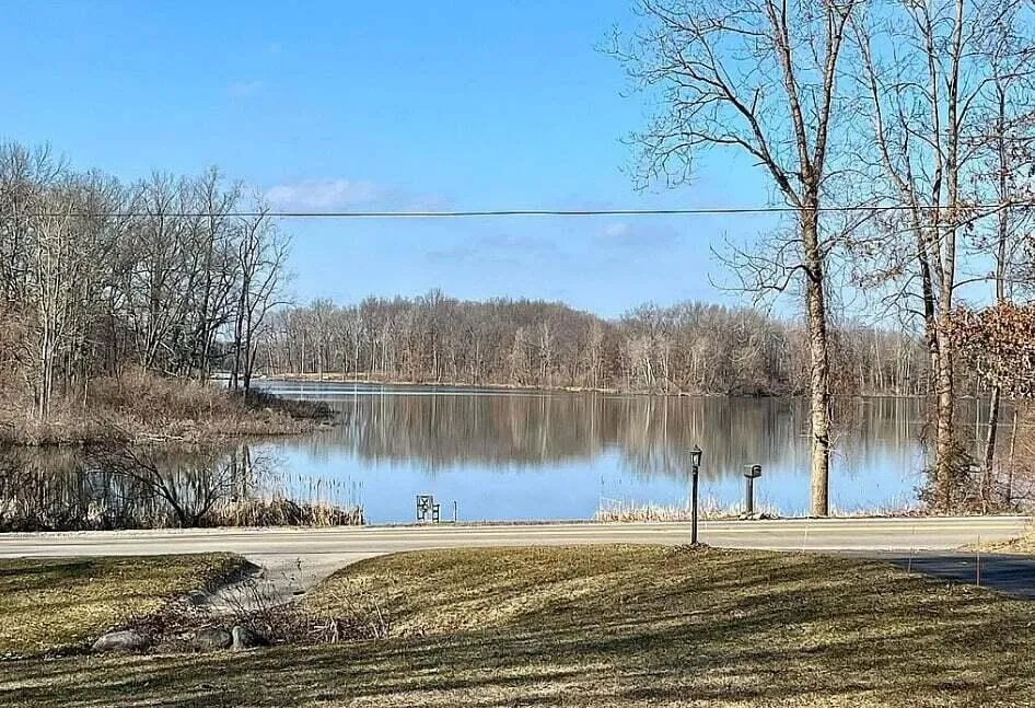 3100 Fry Road Highland, MI 48357