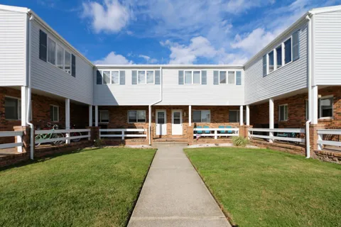 141 W Cardinal Road