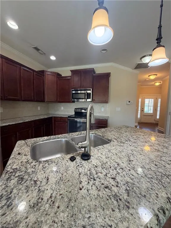 4022 Canterwood Drive Greensboro, NC 27410