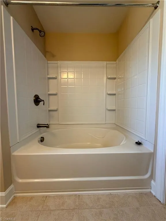 4022 Canterwood Drive Greensboro, NC 27410