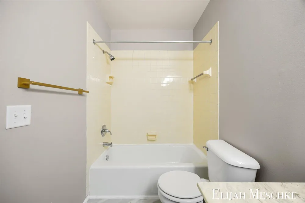 160 Carberry Hill Court Kalamazoo Charter Township, MI 49006