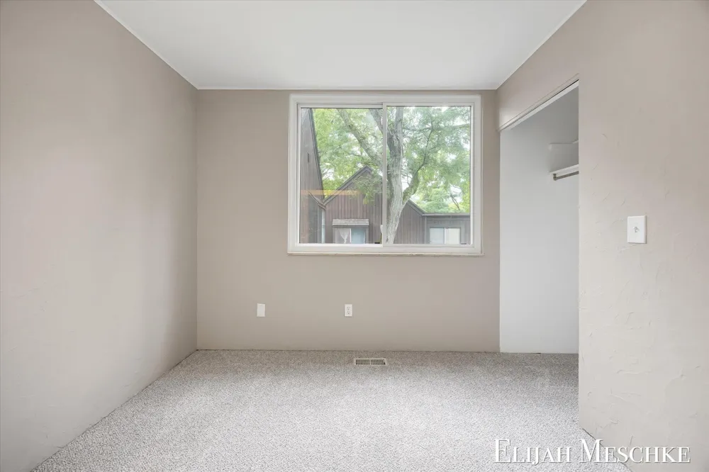 160 Carberry Hill Court Kalamazoo Charter Township, MI 49006