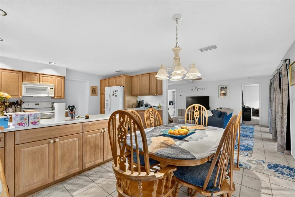 7283 ELEANOR CIRCLE Sarasota, FL 34243