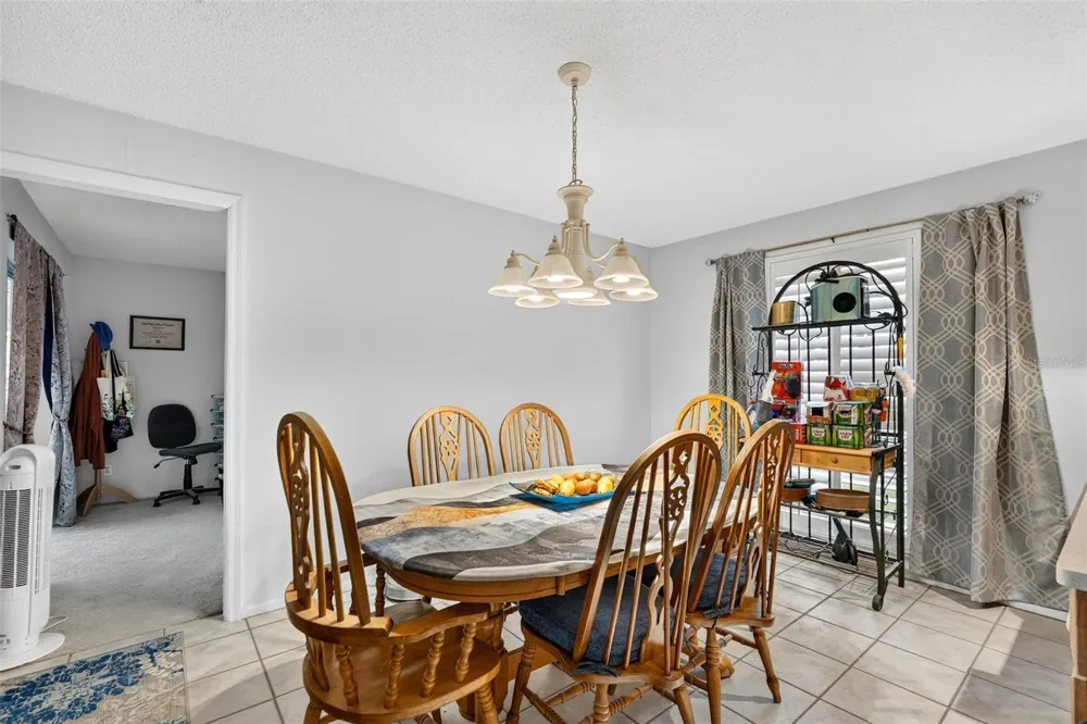 7283 ELEANOR CIRCLE Sarasota, FL 34243