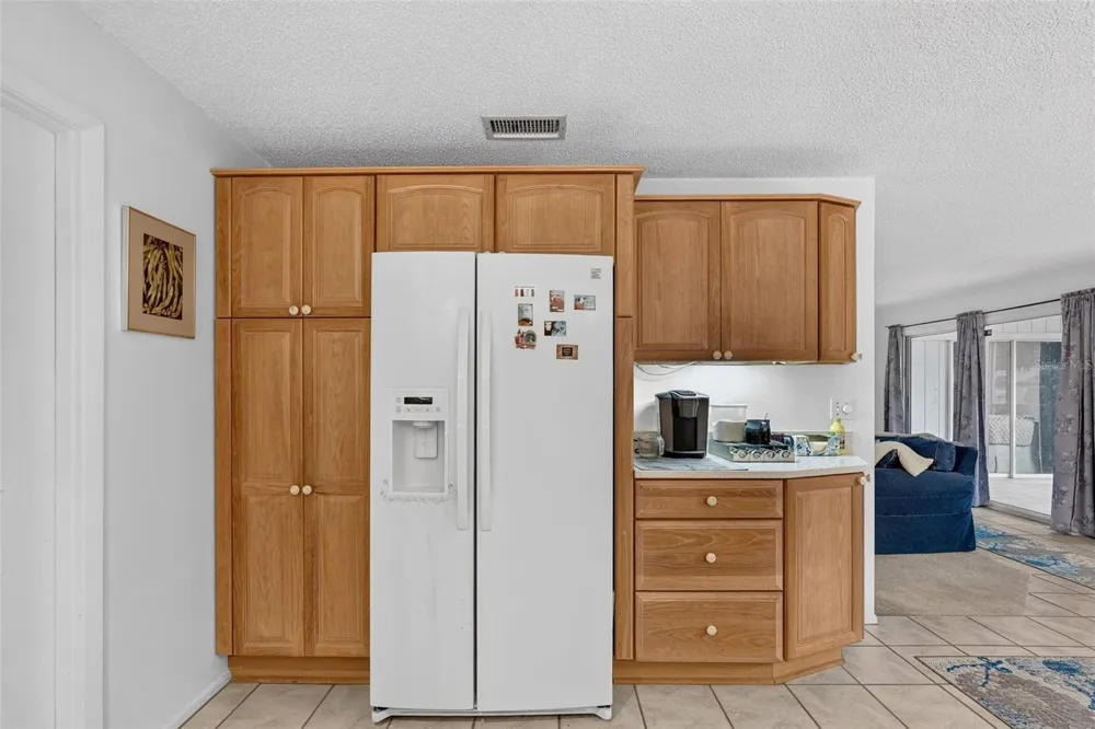 7283 ELEANOR CIRCLE Sarasota, FL 34243