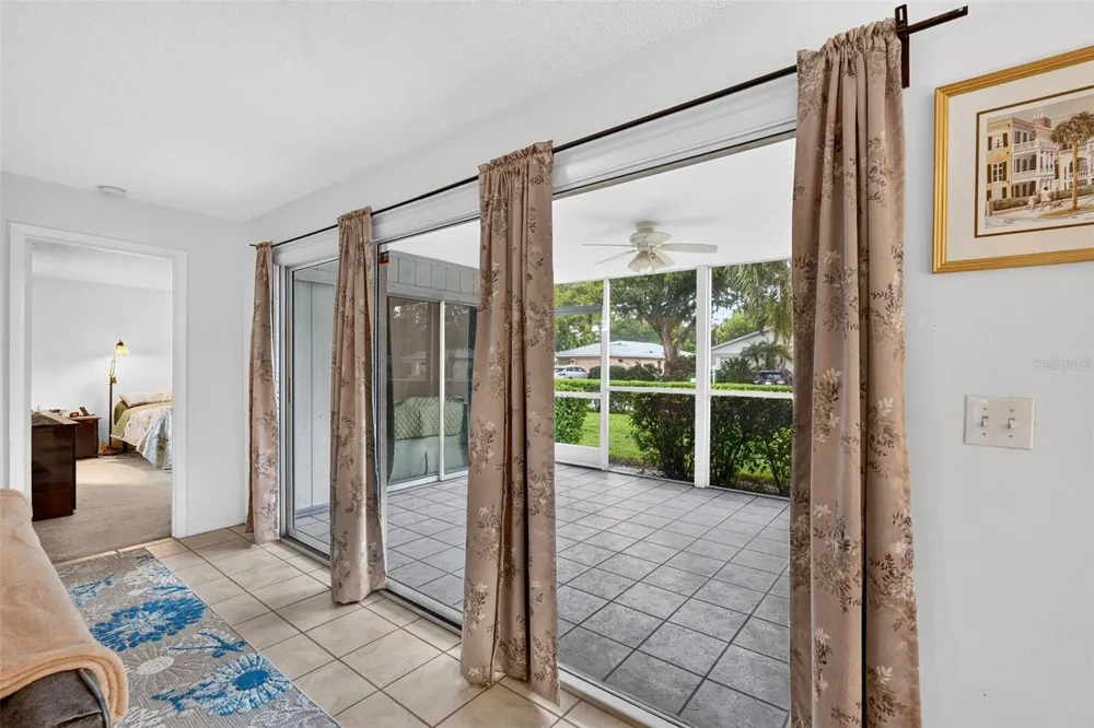 7283 ELEANOR CIRCLE Sarasota, FL 34243