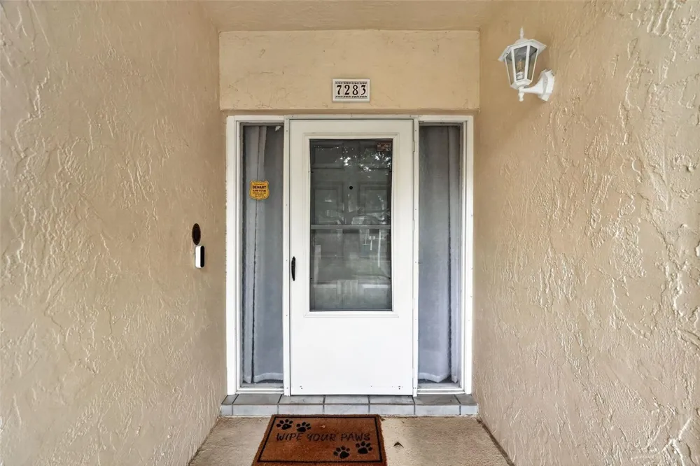 7283 ELEANOR CIRCLE Sarasota, FL 34243