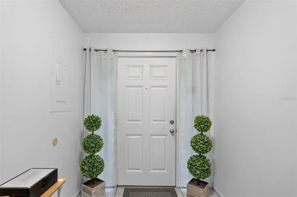 7283 ELEANOR CIRCLE Sarasota, FL 34243