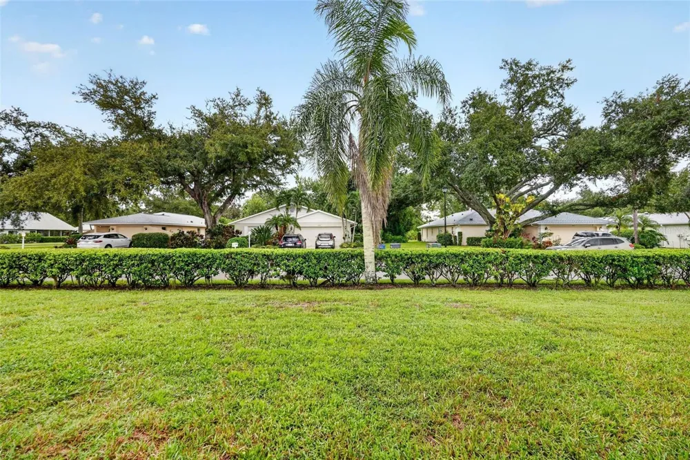 7283 ELEANOR CIRCLE Sarasota, FL 34243
