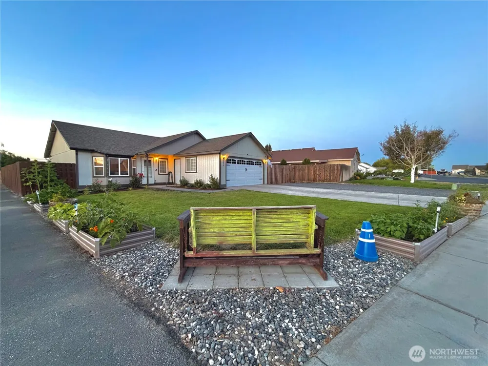 1616 NE Pirate Lane Moses Lake, WA 98837