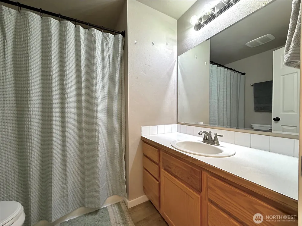 1616 NE Pirate Lane Moses Lake, WA 98837
