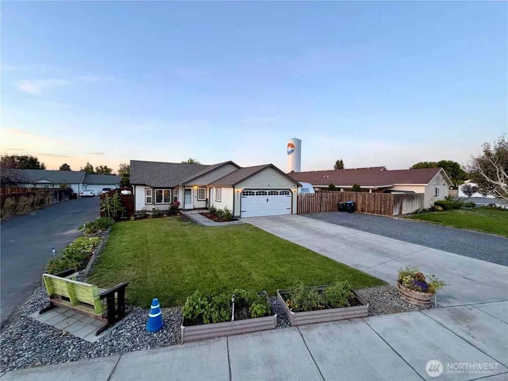 1616 NE Pirate Lane Moses Lake, WA 98837