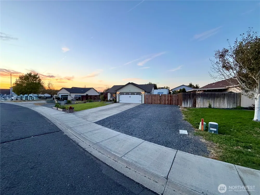 1616 NE Pirate Lane Moses Lake, WA 98837
