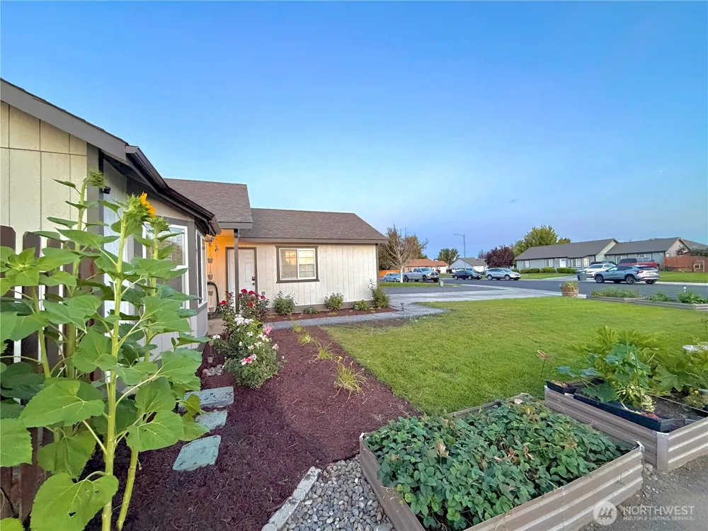 1616 NE Pirate Lane Moses Lake, WA 98837
