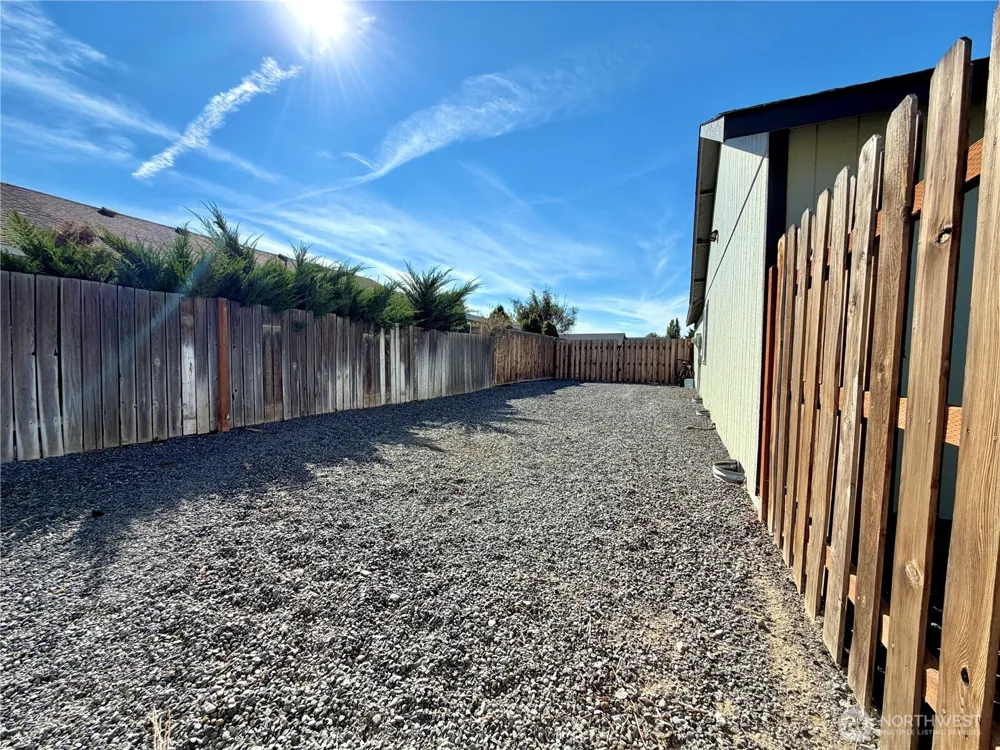 1616 NE Pirate Lane Moses Lake, WA 98837