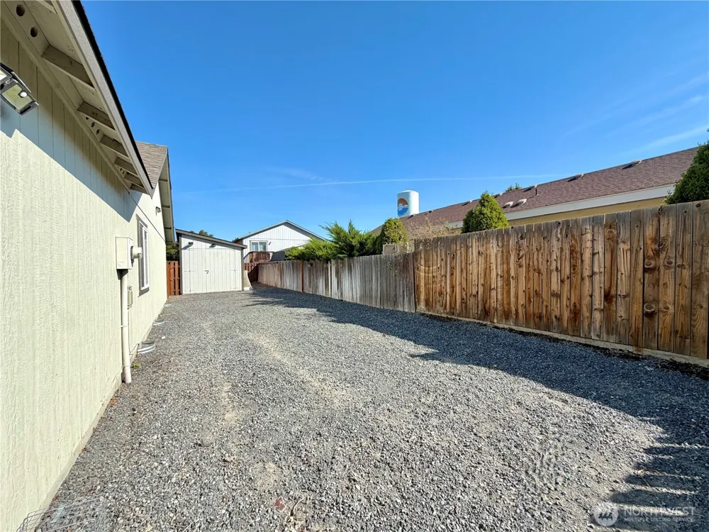 1616 NE Pirate Lane Moses Lake, WA 98837