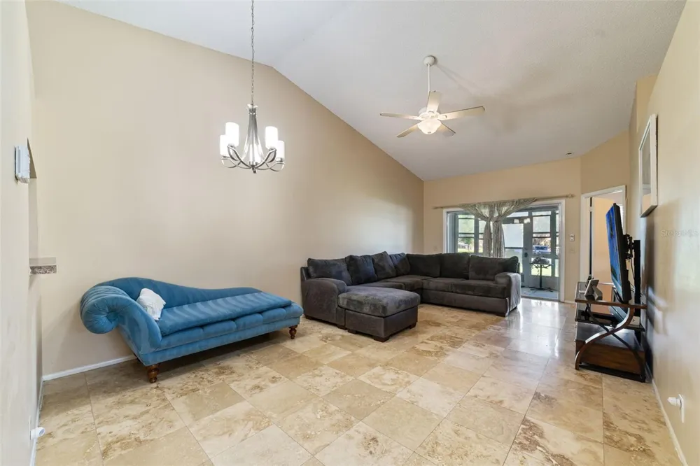 604 CHESTNUT OAK CIRCLE #102 Altamonte Springs, FL 32701