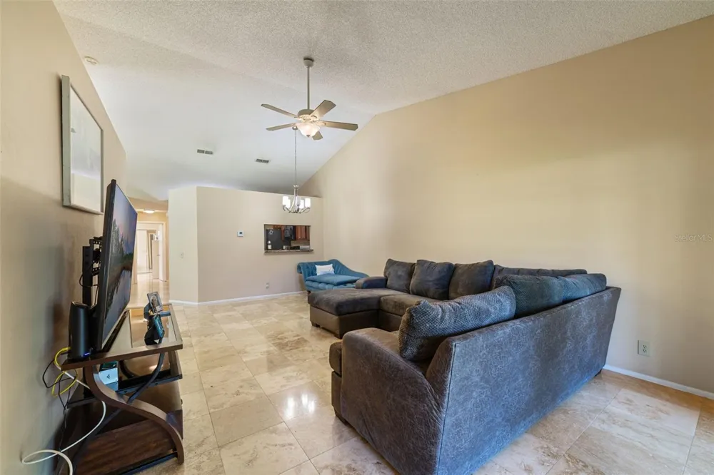 604 CHESTNUT OAK CIRCLE #102 Altamonte Springs, FL 32701