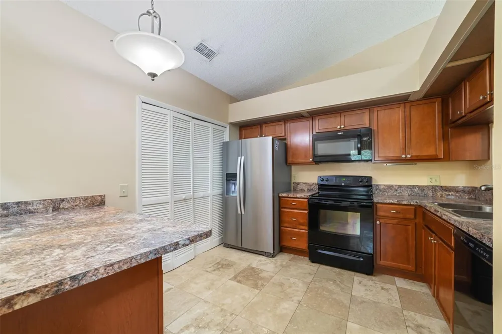 604 CHESTNUT OAK CIRCLE #102 Altamonte Springs, FL 32701