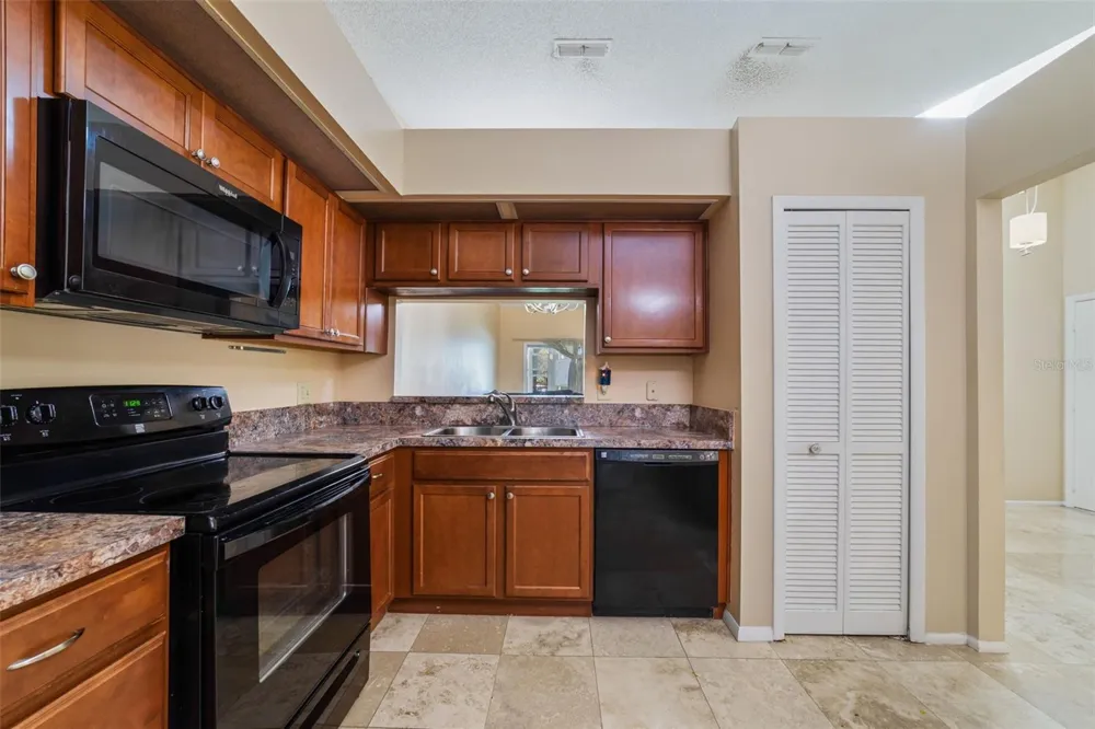 604 CHESTNUT OAK CIRCLE #102 Altamonte Springs, FL 32701