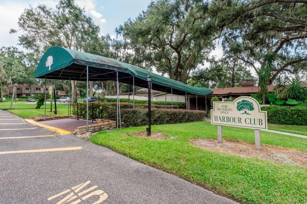604 CHESTNUT OAK CIRCLE #102 Altamonte Springs, FL 32701