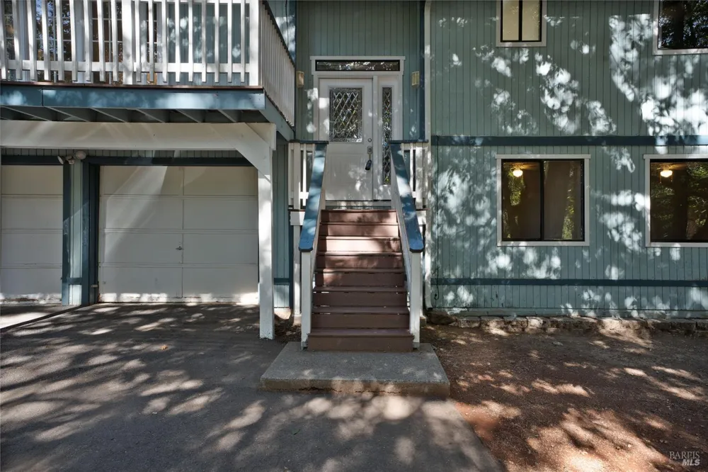 4460 Daisy Drive Willits, CA 95490