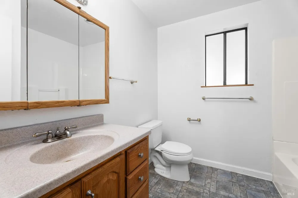 4460 Daisy Drive Willits, CA 95490